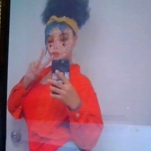 Meet your Posher, Asaria